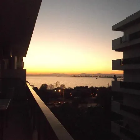 Promenade Apartment With Sea View Thessaloniki Exterior photo